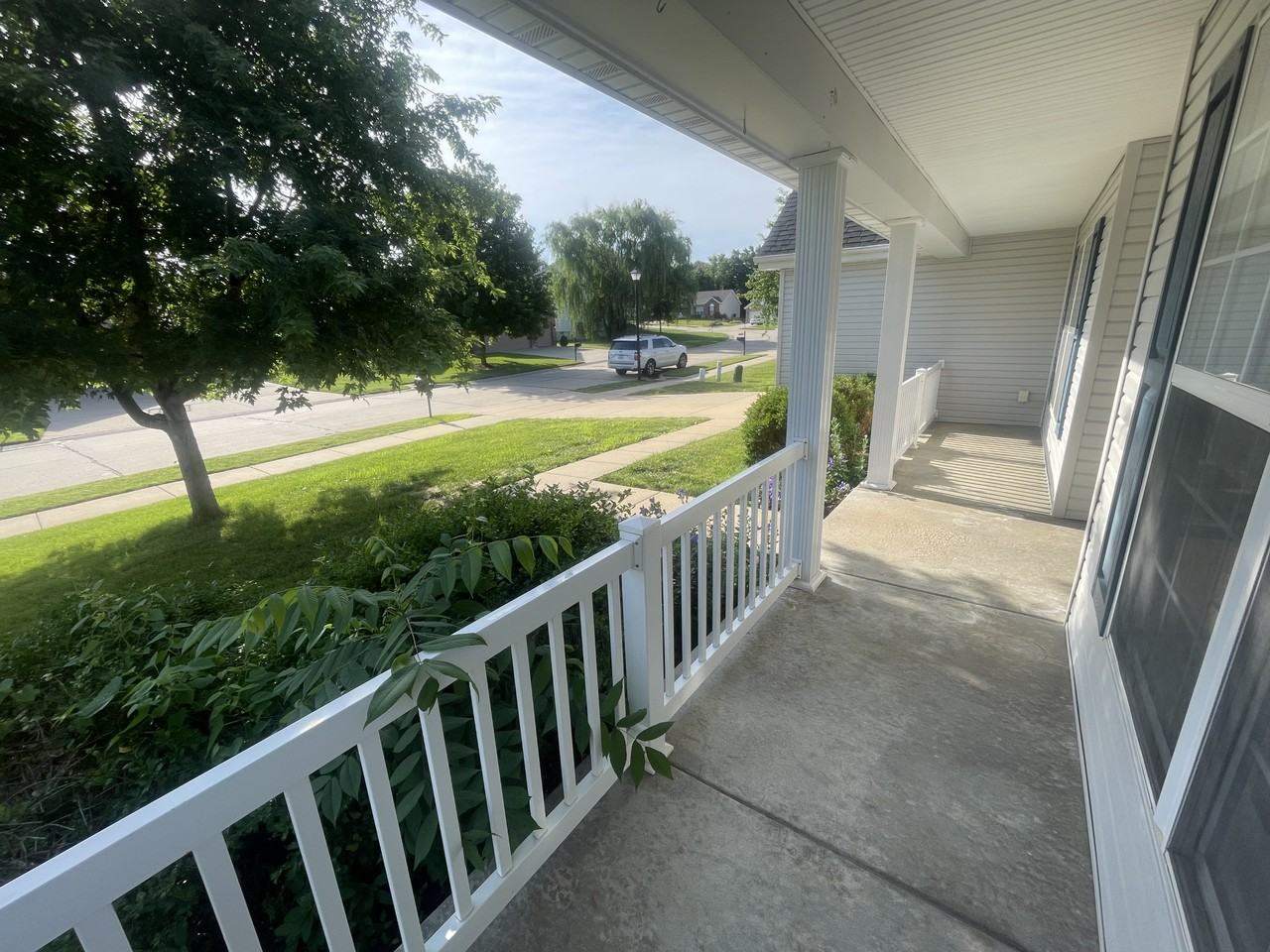 5526 Ashboro Dr - Photo 3 of 29