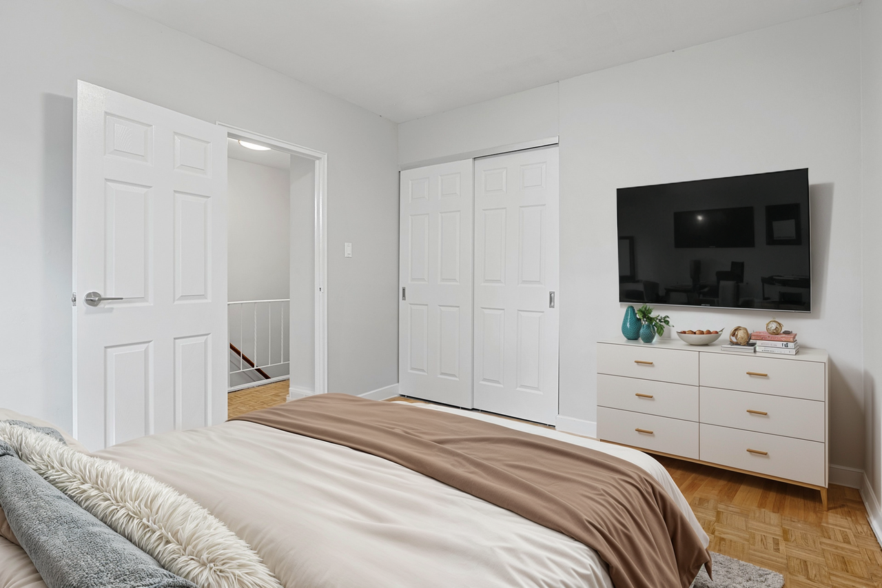West Park I Townhouses - Photo 7 of 14