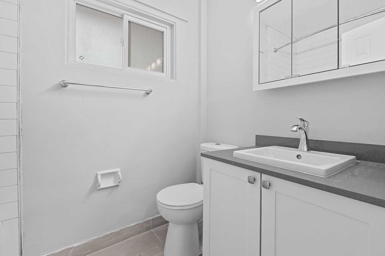 West Park I Townhouses - Photo 6 of 13