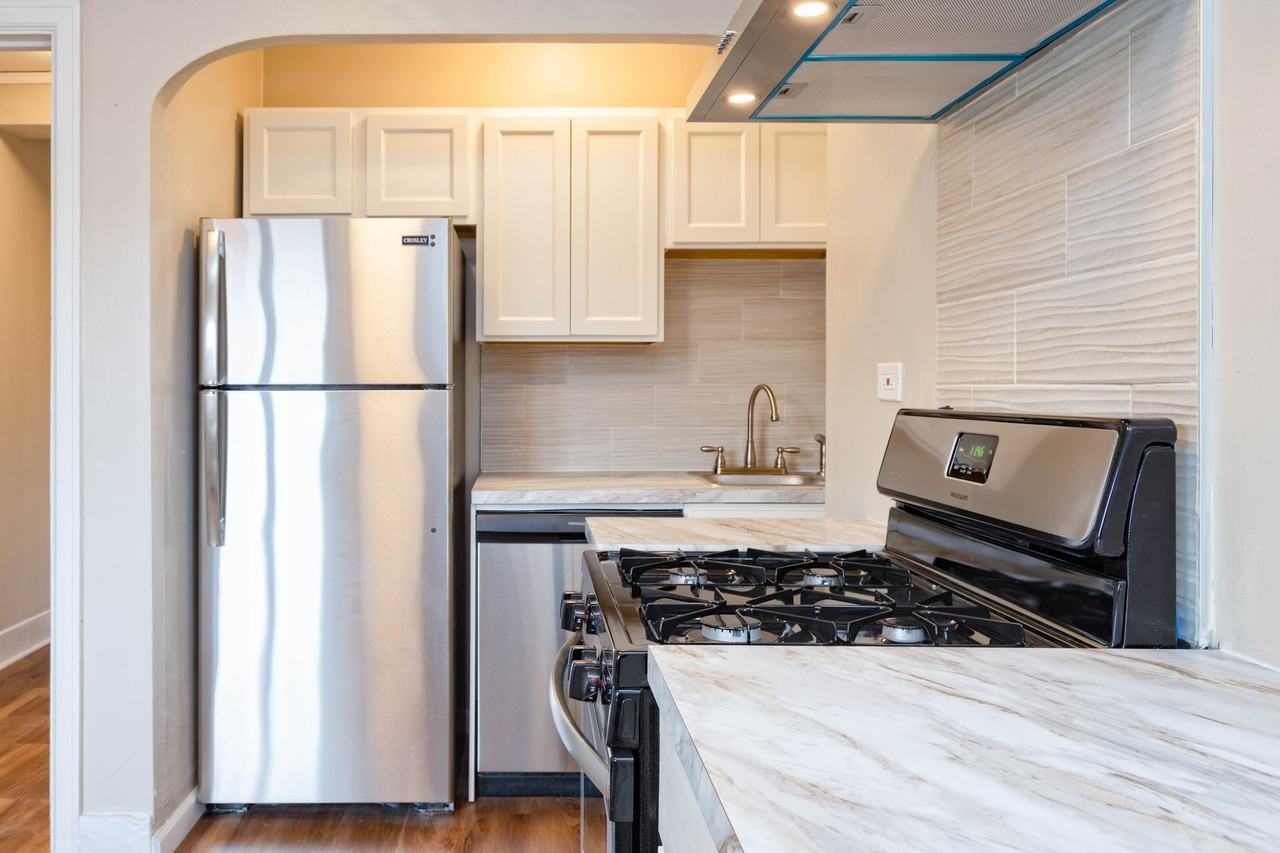 Normandie Apartments - Photo 4 of 9