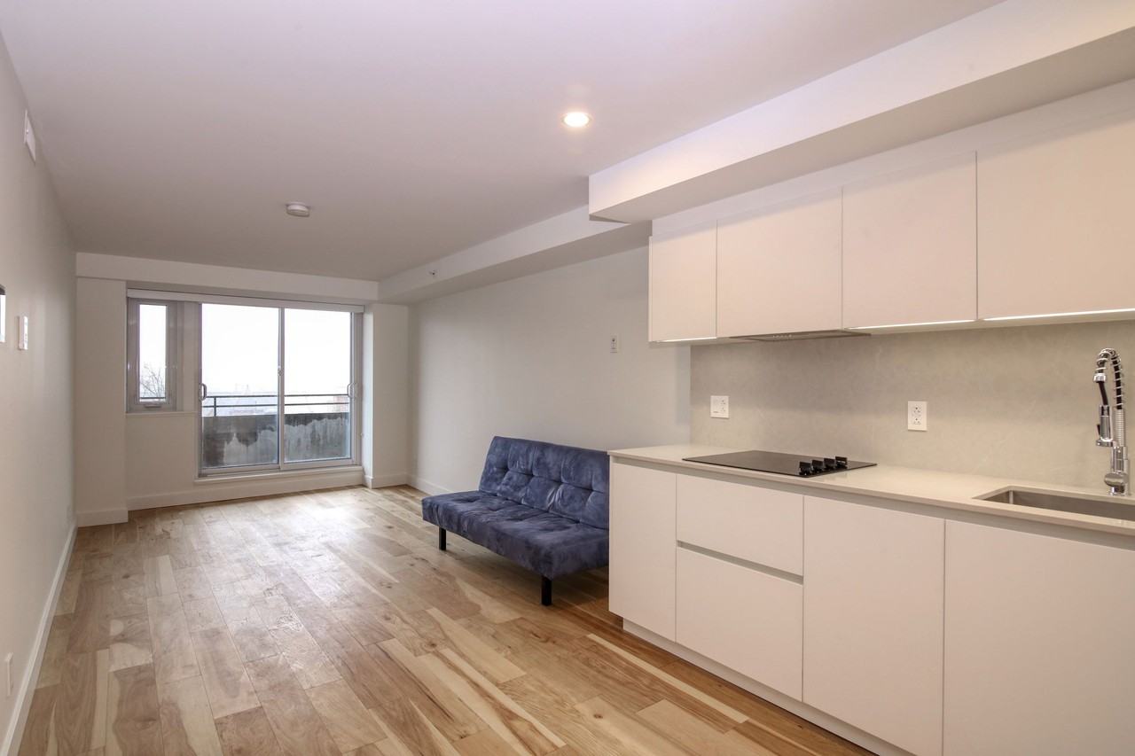 3460 Peel Street - Photo 3 of 50