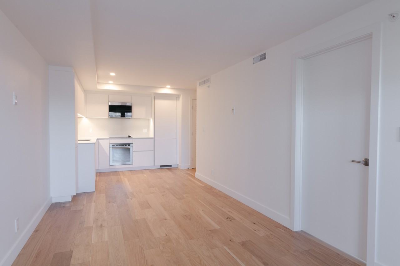 3460 Rue Peel — photo 3