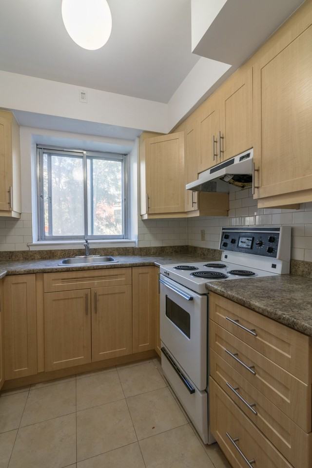 3555 Ch De La Côte-Des-Neiges — photo 2
