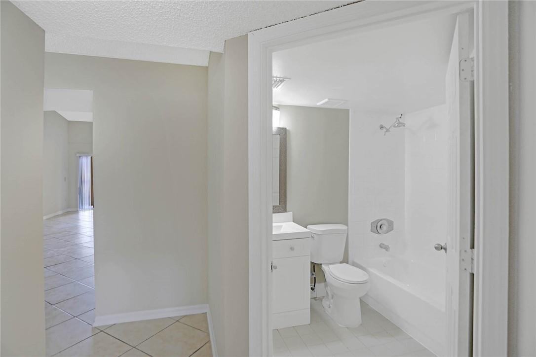 9650 Northwest 2nd Street #4-304 - Photo 5 of 8