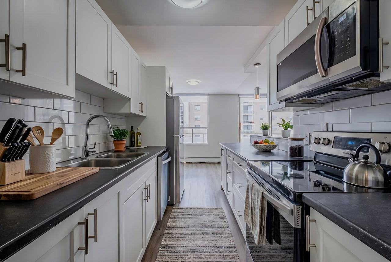 Royal Oak Terrace - Photo 4 of 19