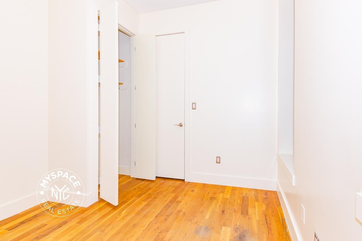 677 Quincy St #1R - Photo 7 of 8