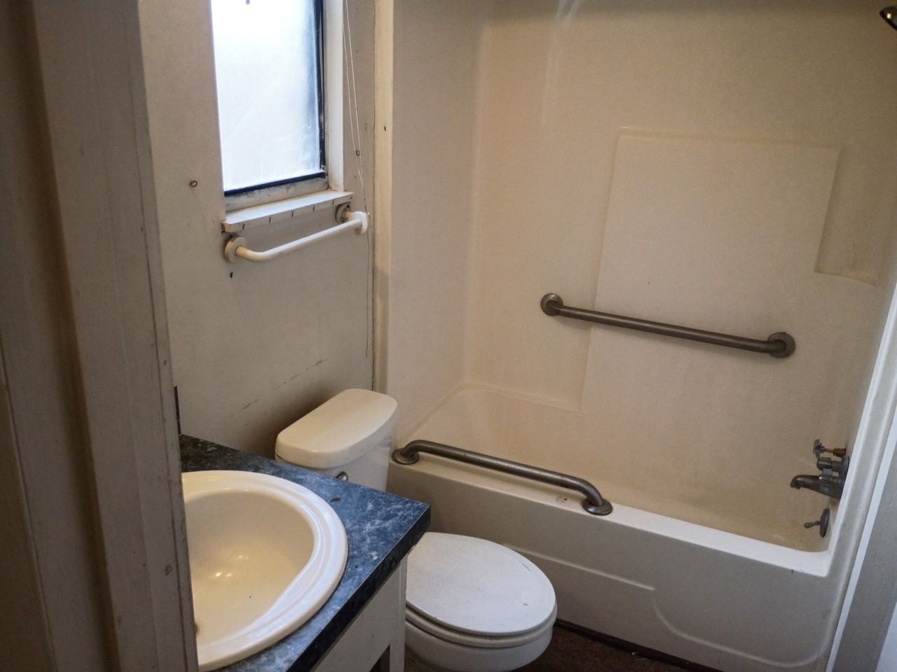 1223 E Parker St #2 - Photo 2 of 10