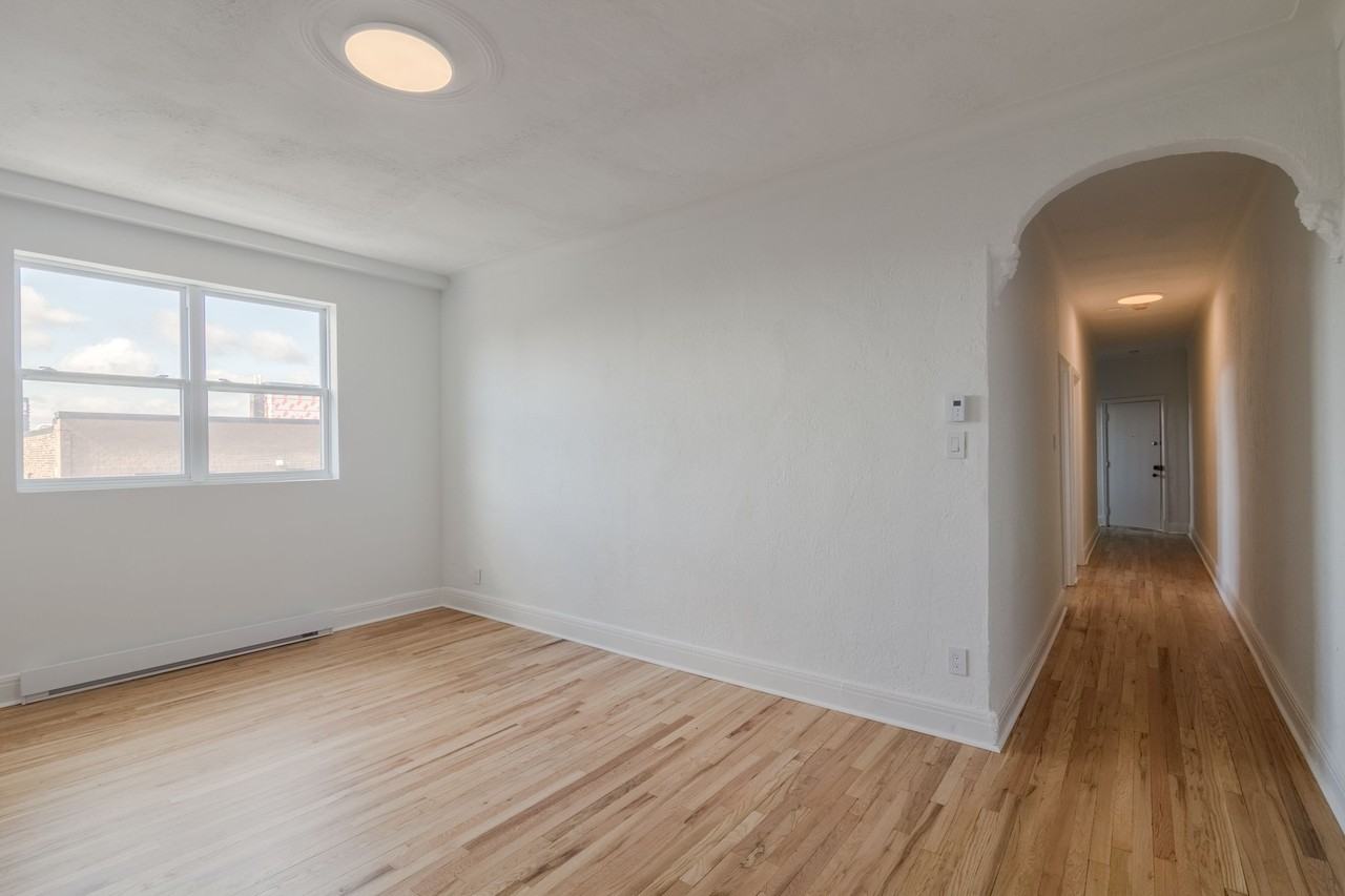 4870 Queen Mary Road - Photo 4 of 50