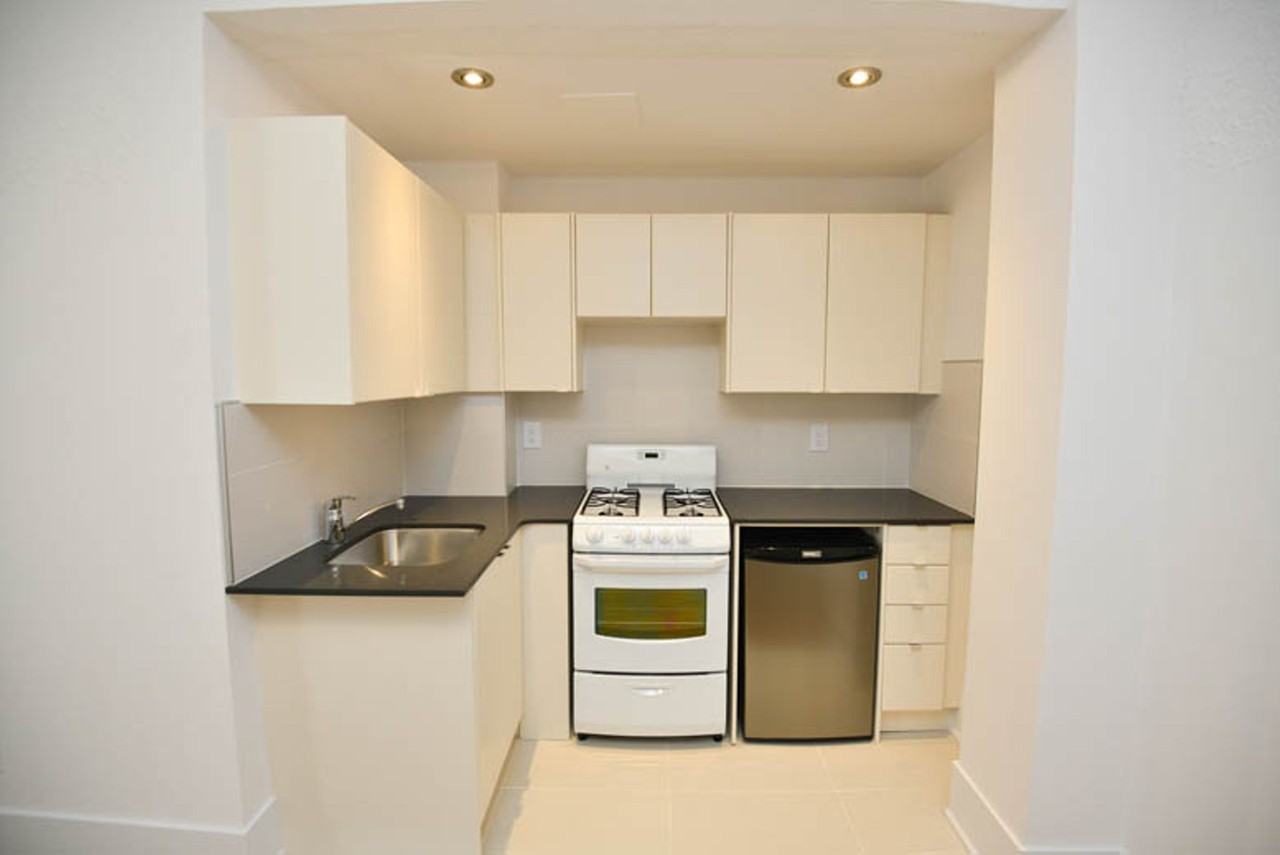 160 Huron Street - Photo 2 of 46