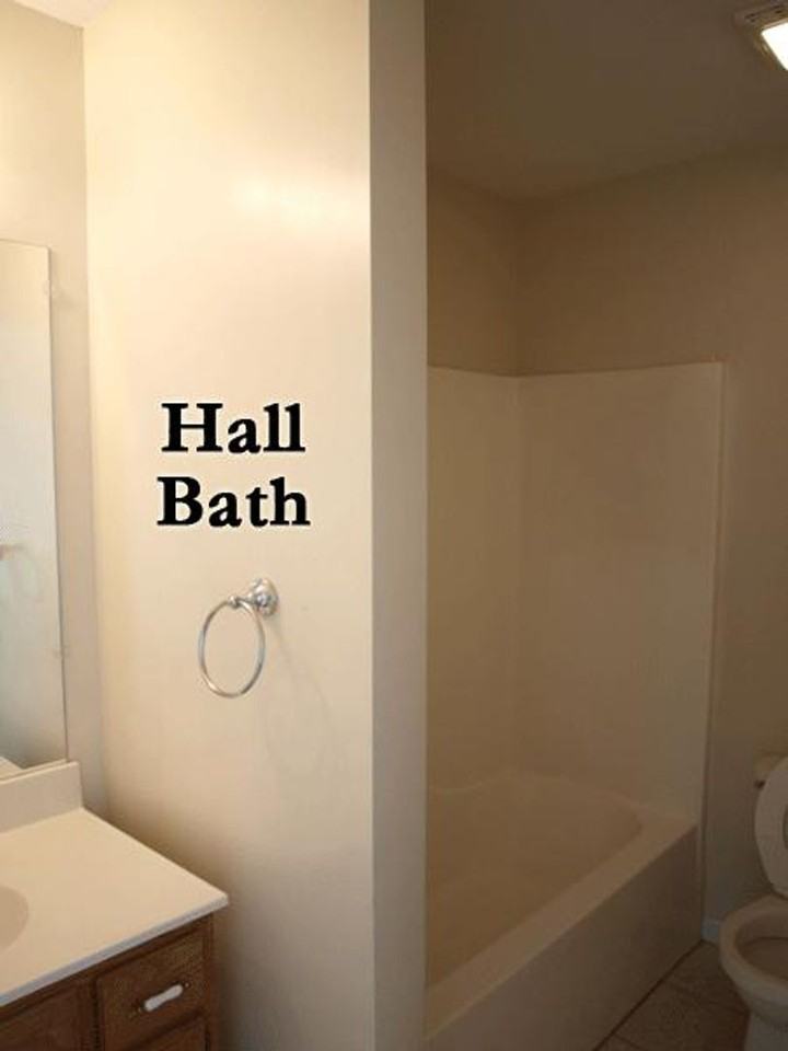 875 Treewood Dr - Photo 5 of 21