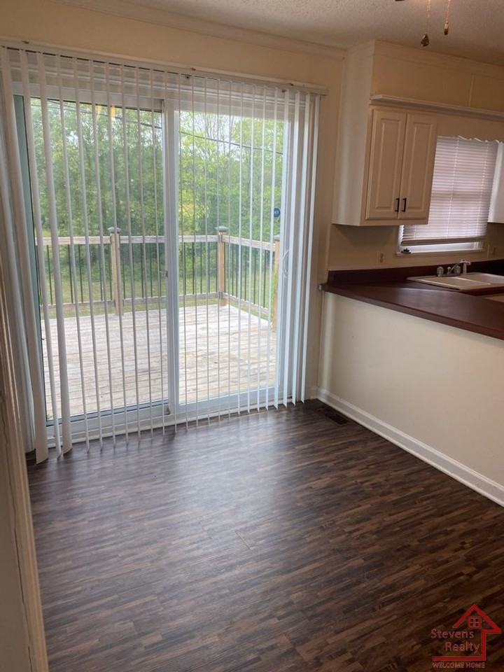 540 Mcquade Cir - Photo 3 of 22