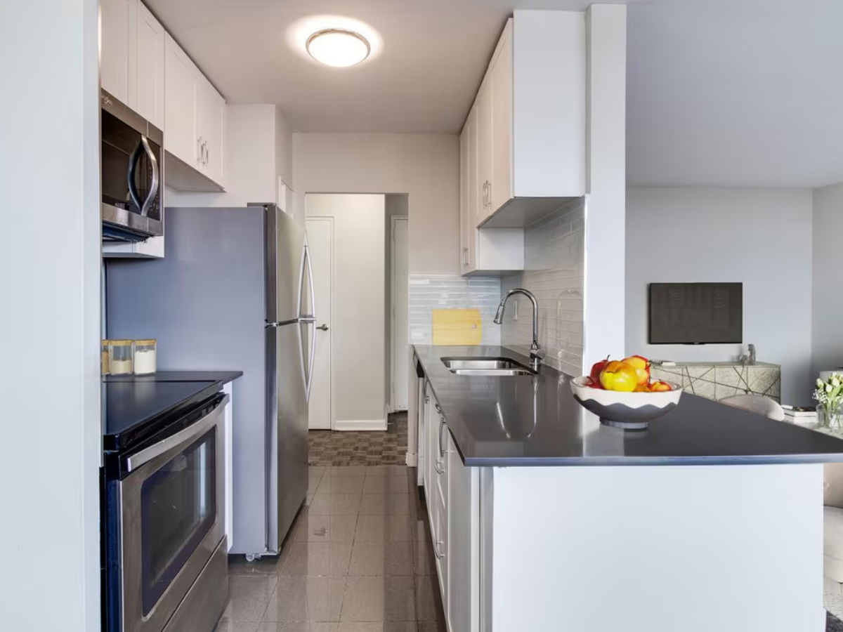 Weston Road Apartments - Photo 2 of 7