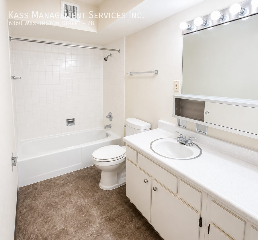 6360 Washington St #2B - Photo 4 of 7