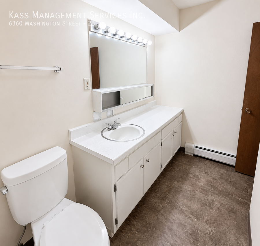 6360 Washington St #2B - Photo 5 of 7