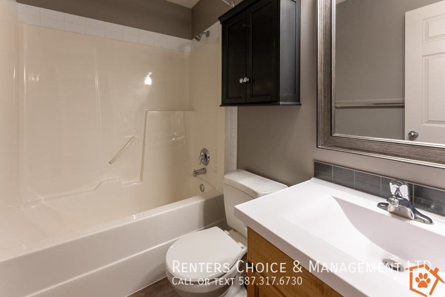 113 4-113 Silkstone Rd W - Photo 3 of 12