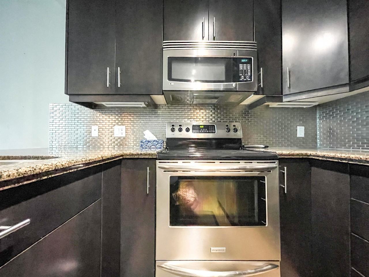 210 15 Ave SE (Vetro) - Photo 3 of 19