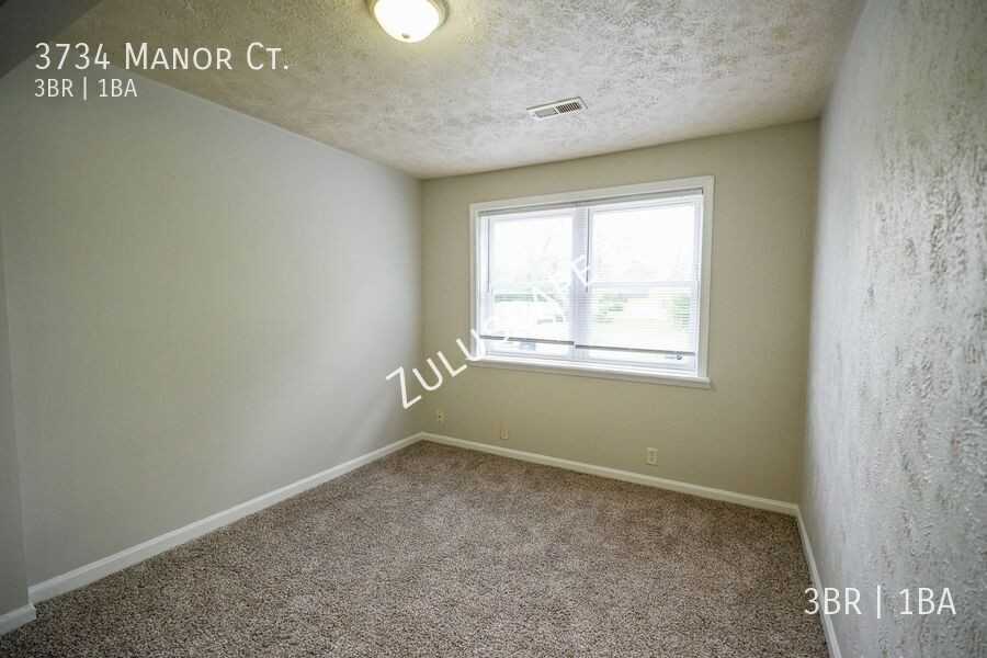 3734 Manor Ct - Photo 4 of 23