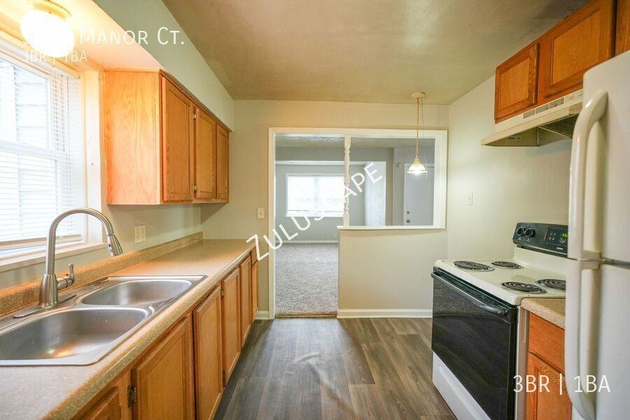 3734 Manor Ct - Photo 6 of 23