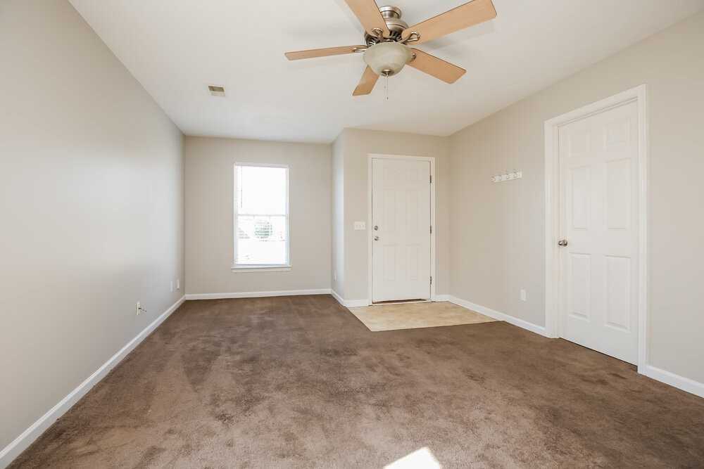 2538 Sonar St - Photo 3 of 13