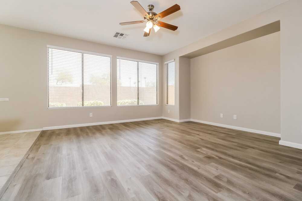 15233 W Banff Ln - Photo 7 of 19