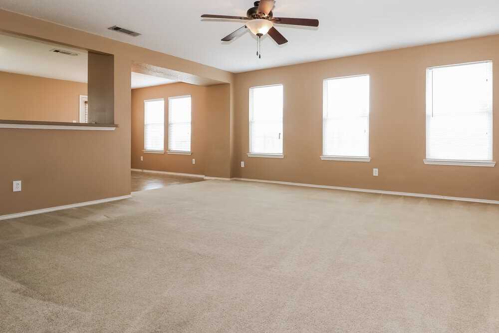 1324 Burleson St - Photo 2 of 18
