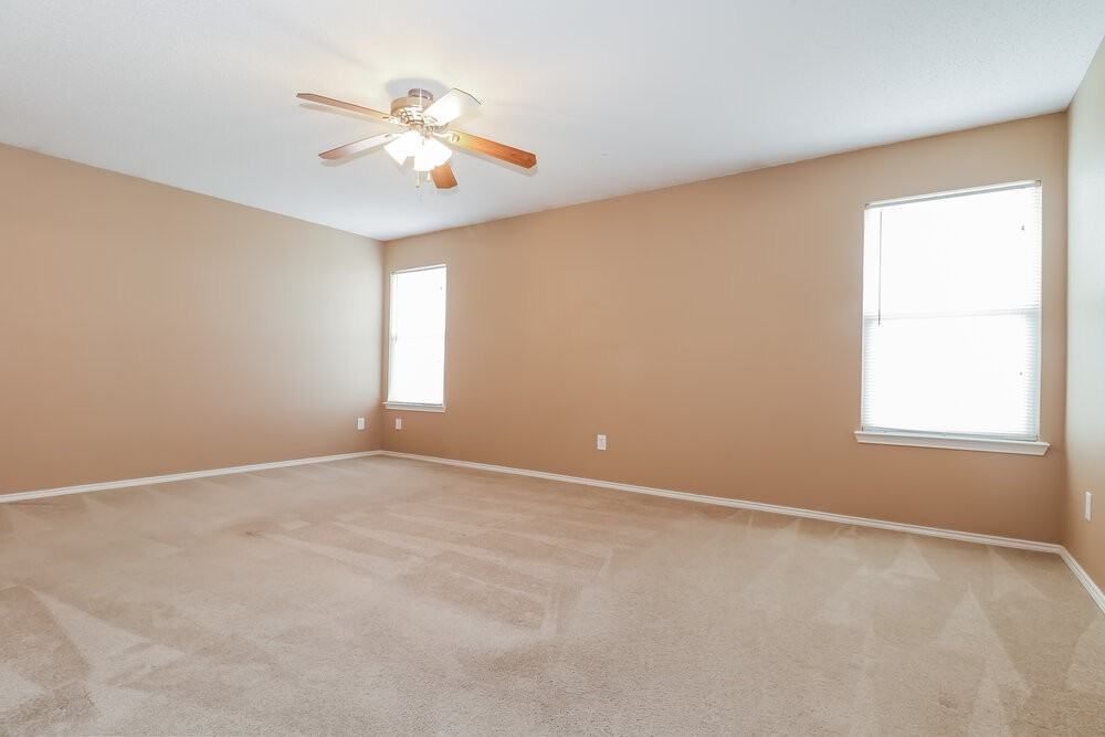 1324 Burleson St - Photo 3 of 18