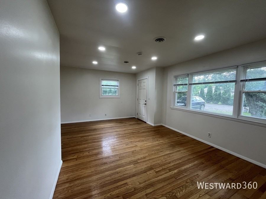 1104 Isabel Dr - Photo 6 of 34