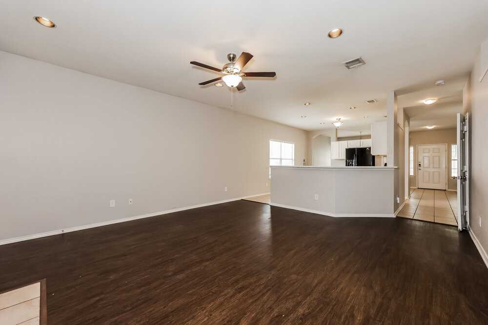 2808 Earle Dr - Photo 5 of 16