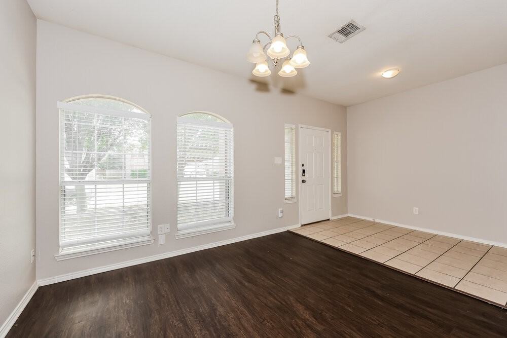 2808 Earle Dr - Photo 6 of 16