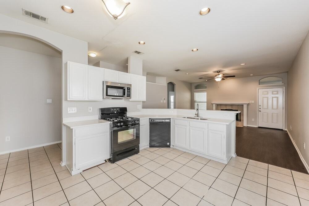 2808 Earle Dr - Photo 7 of 16