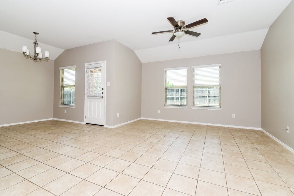 1114 Nickel St - Photo 3 of 16