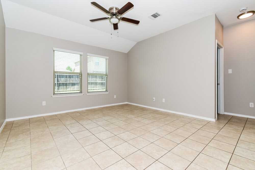 1114 Nickel St - Photo 4 of 16