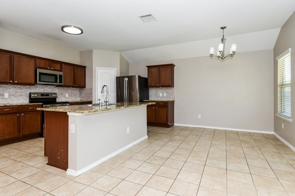 1114 Nickel St - Photo 5 of 16