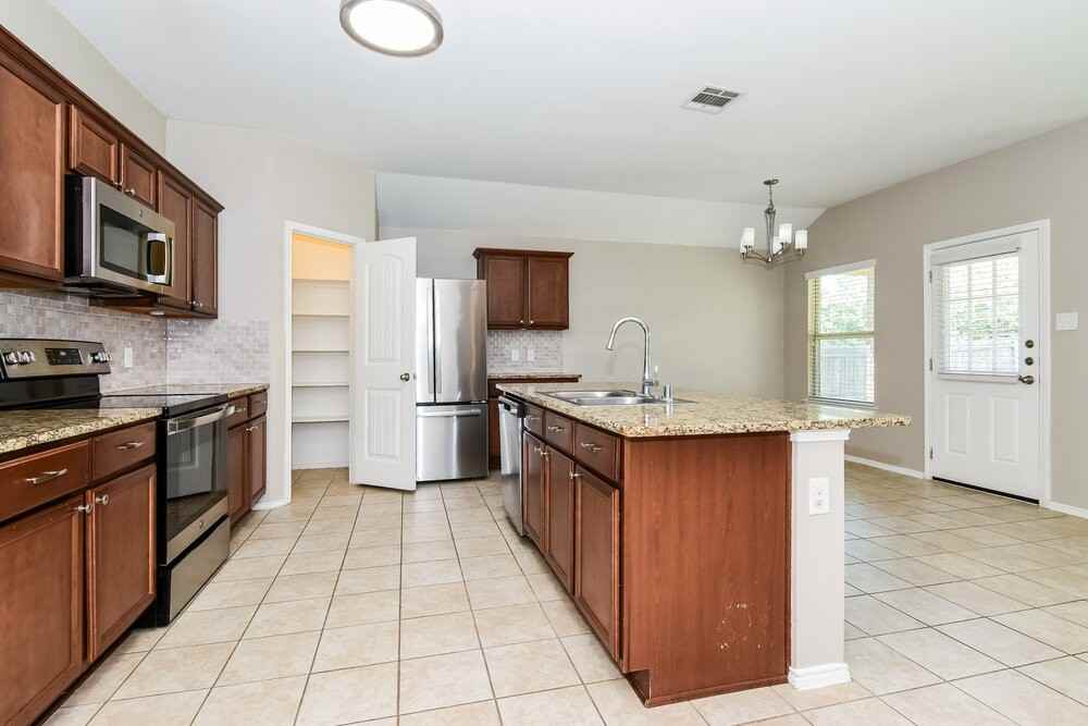1114 Nickel St - Photo 7 of 16