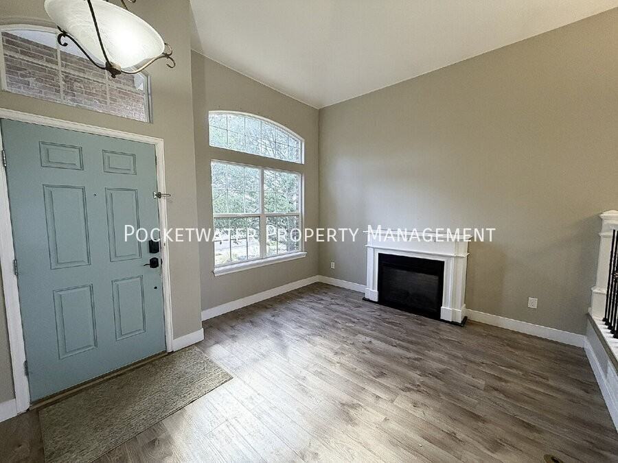 2127 Mountain Iris Dr - Photo 2 of 23