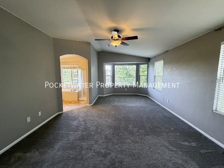 2127 Mountain Iris Dr - Photo 7 of 23