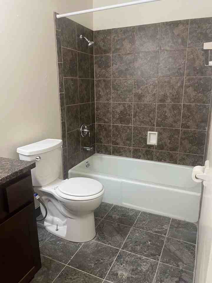 140 Falls Rd - Photo 5 of 11