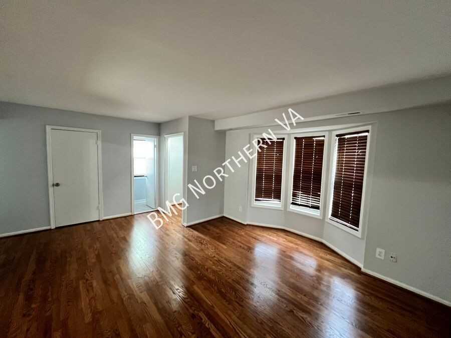 5344 Anchor Ct - Photo 3 of 19