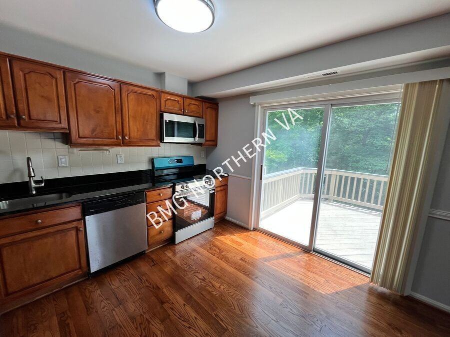 5344 Anchor Ct - Photo 4 of 20
