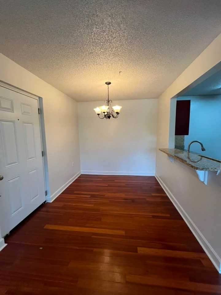 2025 Dixie Belle Dr Apt F - Photo 3 of 18