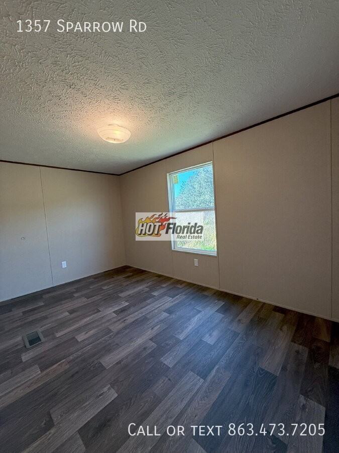 1357 Sparrow Rd - Photo 5 of 17