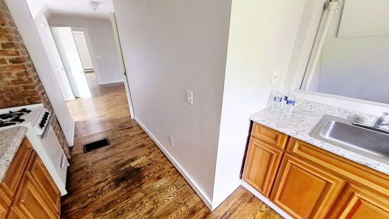 439 Meigs St #5 - Photo 5 of 7