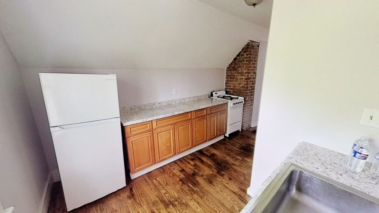 439 Meigs St #5 - Photo 6 of 7