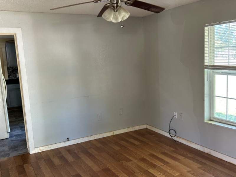 300 S Houston St - Photo 2 of 14
