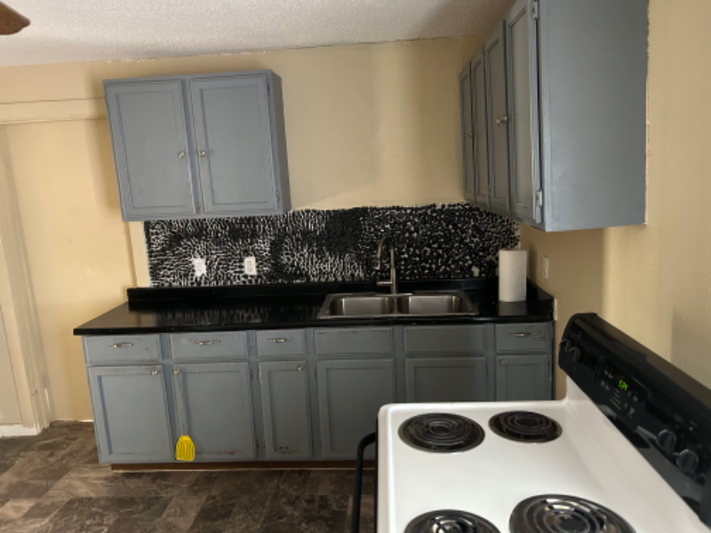 300 S Houston St - Photo 3 of 14
