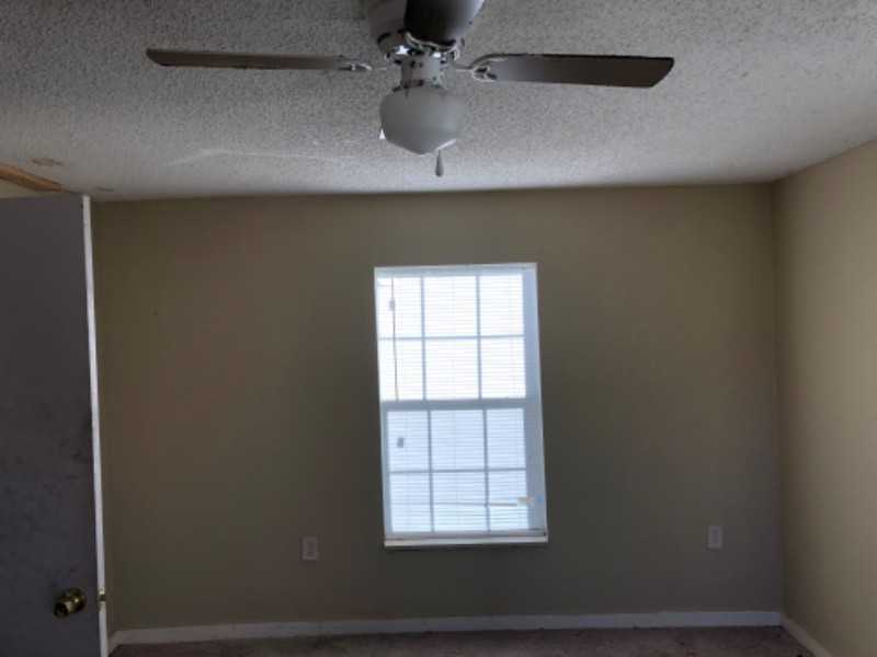 300 S Houston St - Photo 5 of 14