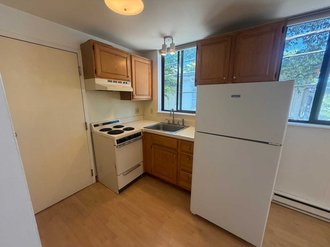 429 Main St - Photo 2 of 10