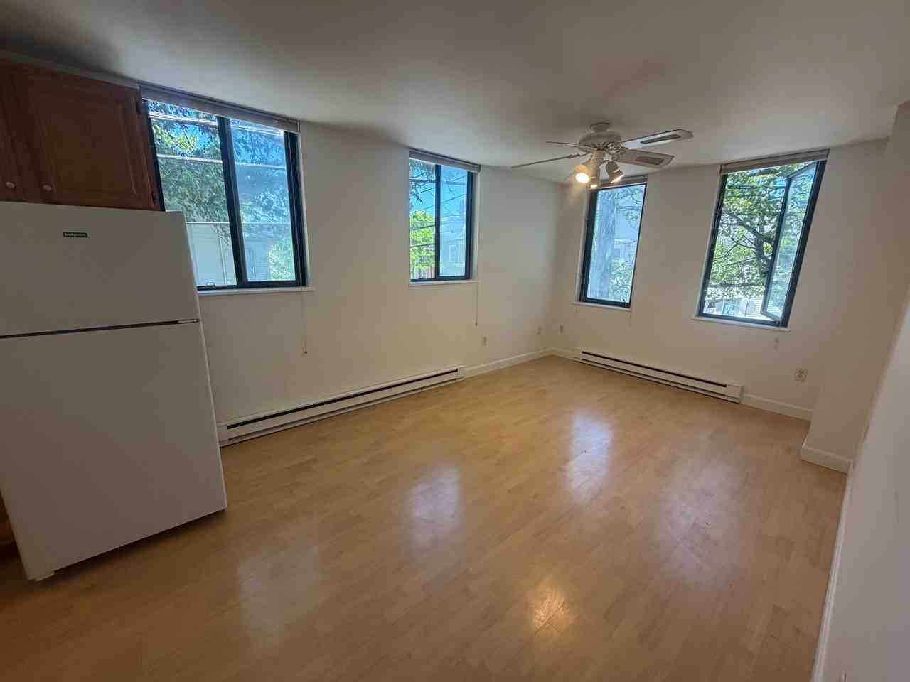 429 Main St - Photo 3 of 10