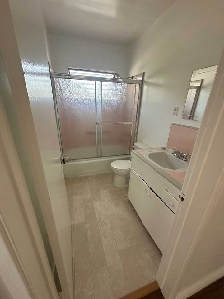 920 N Spaulding Ave - Photo 4 of 7