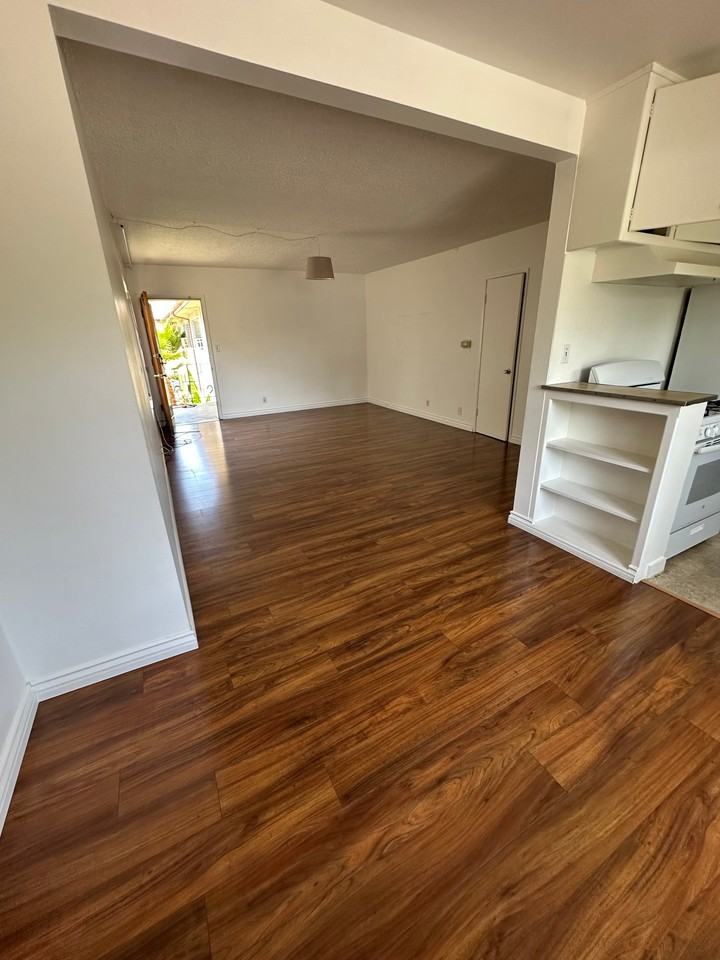 920 N Spaulding Ave - Photo 6 of 7